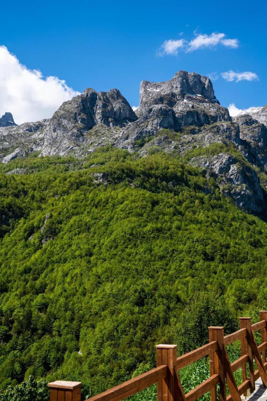 Zeneli Alpin Chalet Cerem Buitenkant foto