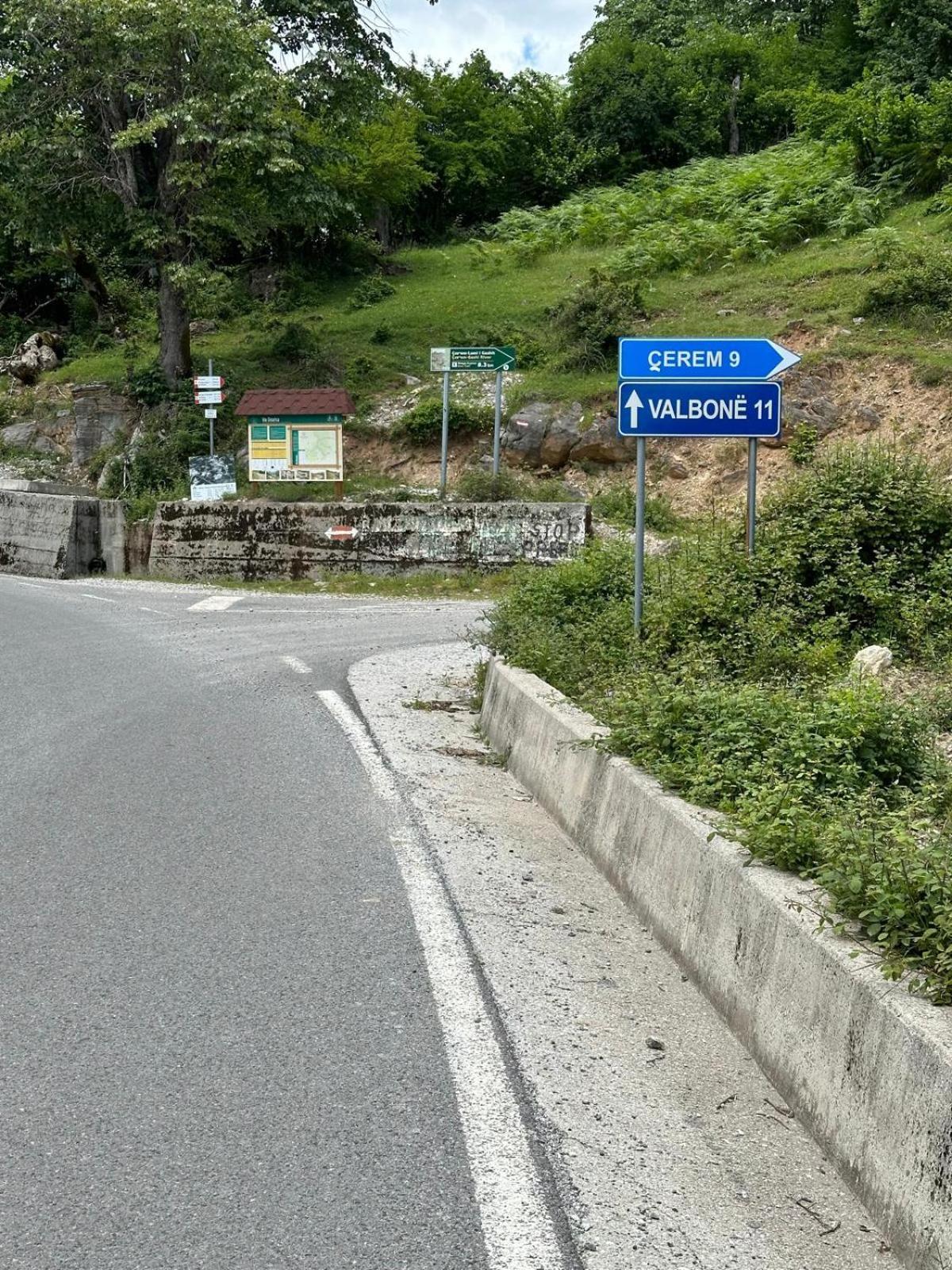 Zeneli Alpin Chalet Cerem Buitenkant foto